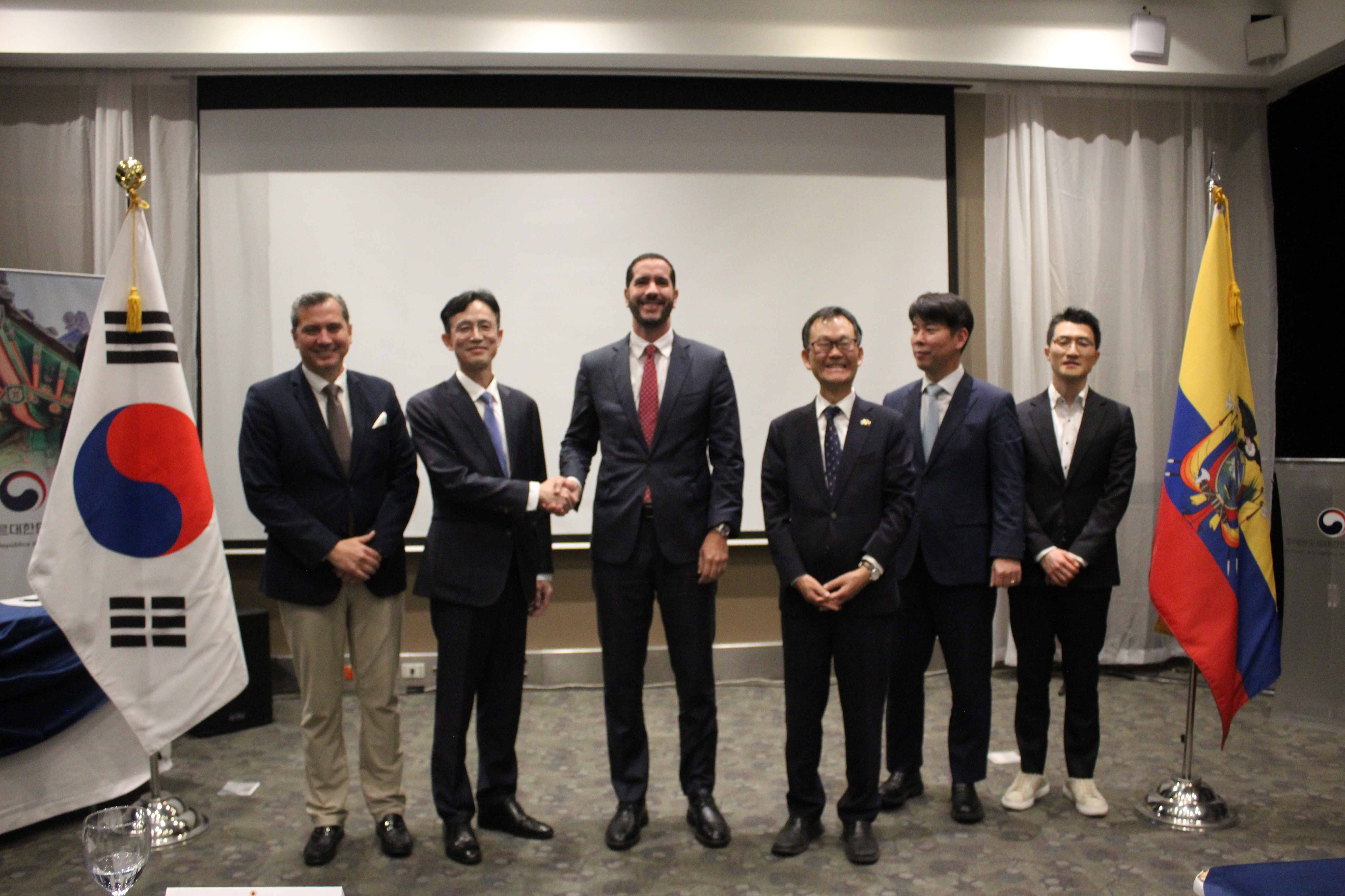 Ecuador y Corea fortalecen lazos estratégicos en infraestructura durante el Seminario de Cooperación en el marco del SECA